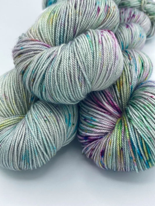 002 - 4ply - Speckled hand dyed yarn - The Old Horizon
